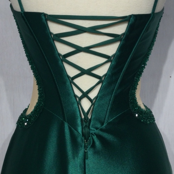 Prom dress, emerald or black cut out fitted long dress - Picture 4 of 5
